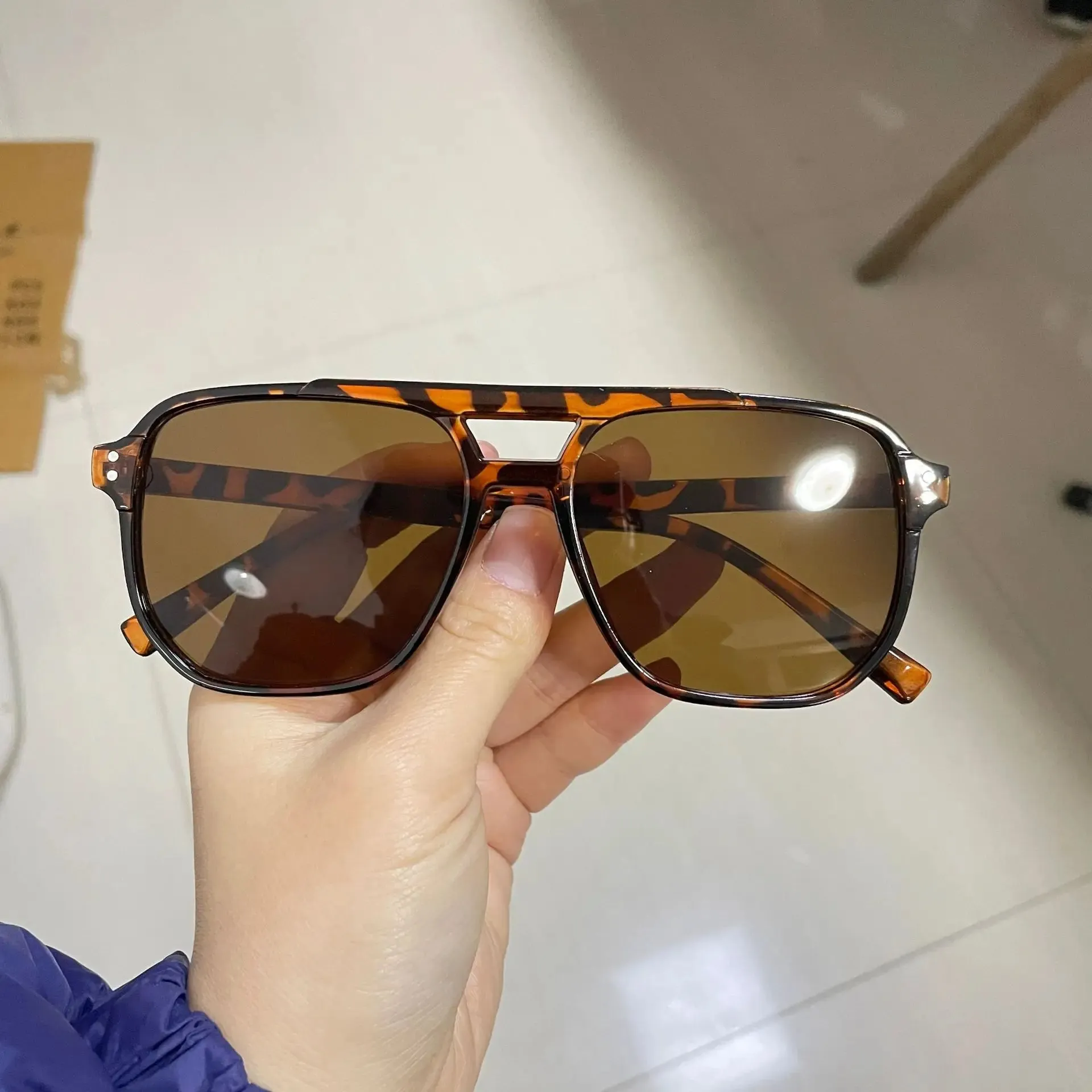 Unisex Polycarbonate UV400 Square Shades Sunglasses