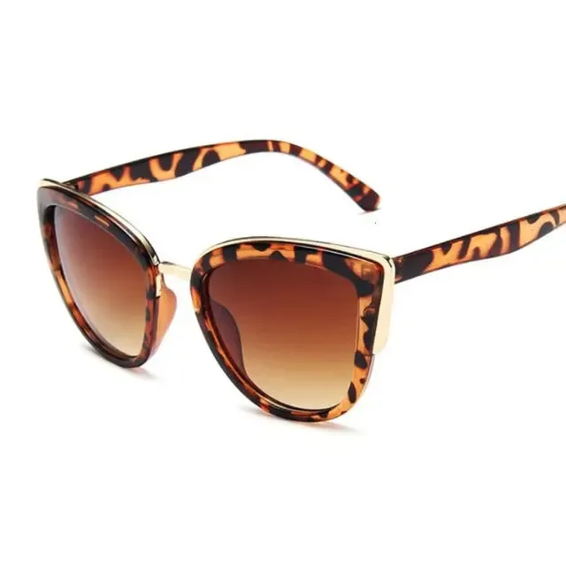 WOMEN'S CAT-EYE SUNGLASSES, ROUND, RETRO STYLE.